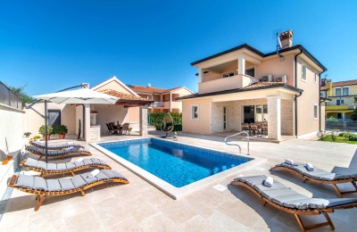 Bella casa con piscina, vicino alla città di Parenzo e vicino al mare. 2
