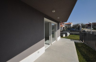 Poreč, apartment on the ground floor of a new building 2