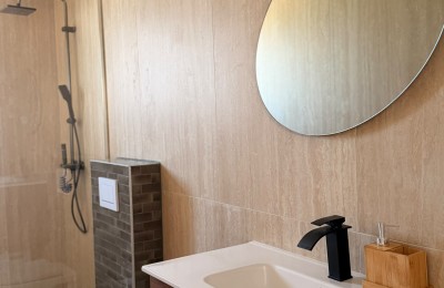 Istra, Poreč – Penthouse s tri spavaće sobe, privatnim ulazom i dvije terase 11