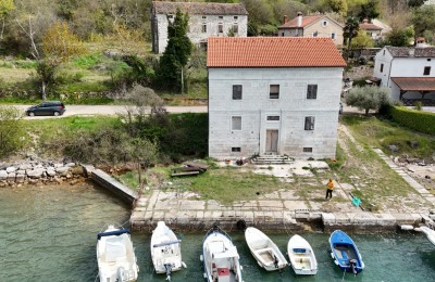 Haus in erster Reihe zum Meer in Istrien!