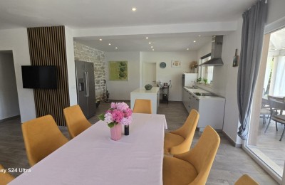 Haus mit Swimmingpool zur Langzeitmiete in der Nähe von Višnjan 10