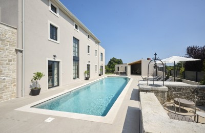 Prekrasna nova vila sa prostranom okućnicom 38
