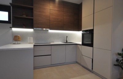 Haus mit Swimmingpool am Dorfrand mit Blick auf den Wald 10