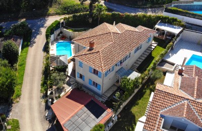 Istria, Poreč - EXCLUSIVE - House with swimming pool and two separate apartments 4 km from the sea