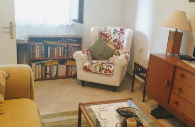 House with a beautiful yard in a quiet location in the center of Istria 4