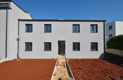 Poreč, Umgebung, Zweizimmerwohnung in einem Neubau.